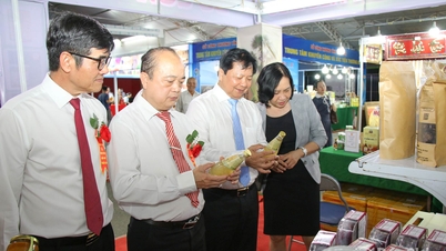 Opening van de tentoonstellingsbeurs van typische landelijke industriële producten van de zuidoostelijke regio - Dong Nai