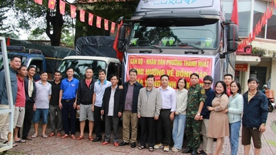 Phường Thành Nhất tổ chức chuyến 7 xe yêu thương đến bà con vùng lũ