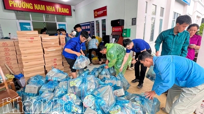 ຊາວໜຸ່ມຊ່ວຍປະຊາຊົນຜ່ານຜ່າຄວາມຫຍຸ້ງຍາກ