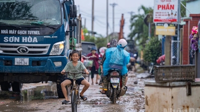 [Foto] La vida vuelve tras las inundaciones en un pueblo ribereño...