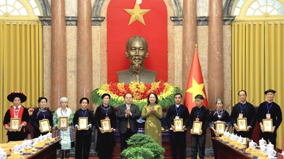 Wiceprezydent Vo Thi Anh Xuan spotkał się z delegacją mniejszości etnicznych z prowincji Cao Bang.