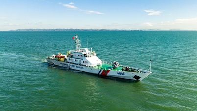 Vietnams kystvakt mottar høyhastighetspatruljebåt CSB 4040