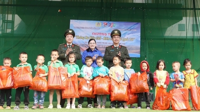 Ungdomar i Cao Bang-polisen strävar efter att bidra till nationell säkerhet och människors lycka - Cao Bang Electronic Newspaper