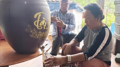 Cua Khe fish sauce, a traditional craft village reaching out to the 'big sea'