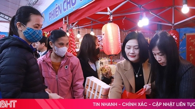 3.070 Ha Tinh-arbeiders krijgen gratis boodschappen op de "Union Tet-markt"