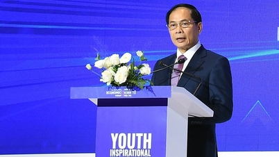 Η δομή του «χρυσού πληθυσμού» δεν μπορεί να μετατραπεί σε «χρυσή χωρητικότητα» αν δεν ξεσηκωθεί η νέα γενιά.