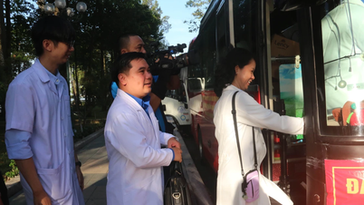 Nesten 300 leger, helsepersonell og offiserer fra Dong Nai dro ut for å støtte folket i Dak Lak.