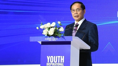 Cơ cấu 'dân số vàng' không thể chuyển hoá thành 'năng lực vàng' nếu thế hệ trẻ không vươn lên