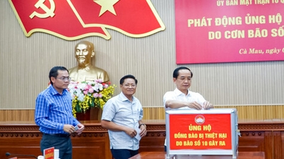 Menerima lebih daripada 12.7 bilion VND untuk menyokong mangsa banjir