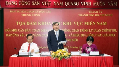 Innovatív politikai elméleti tanterv a digitális kor követelményeinek kielégítése érdekében