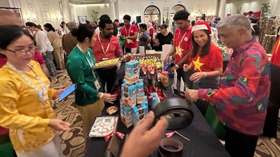 บูธของเวียดนามดึงดูดความสนใจในงาน International Charity Bazaar ประจำปี 2025 ที่โคลัมโบ (ศรีลังกา)