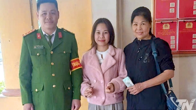 Duc Xuan Mahallesi Polisi: 5 milyon VND'den fazla parayı kaybeden kişiye iade etmek için destek