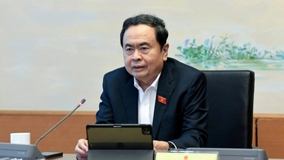 Formannen for nasjonalforsamlingen: «Må legge vekt på moralsk utdanning for både lærere og elever»