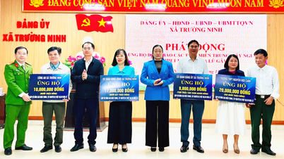 Truong Ninh Commune: طوفان اور سیلاب سے متاثرہ لوگوں کی 600 ملین VND سے مدد کریں