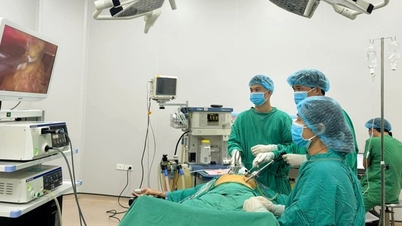 66-year-old woman perforated colon due to toothpick in mouth while sleeping