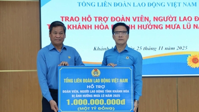 کنفدراسیون عمومی کار ویتنام از 1 میلیارد دونگ ویتنامی برای 7000 کارگر در خان هوا حمایت می‌کند.