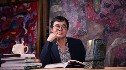 Tentoonstelling van schilderijen en sculpturen van Dinh Phong