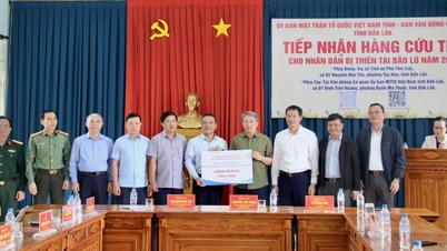 Recibió más de 17.5 mil millones de VND para ayudar a Dak Lak a superar los daños causados ​​por las inundaciones.