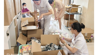 แพทย์จาก รพ.อุ๊ พร้อมลงพื้นที่ช่วยเหลือผู้ประสบภัยน้ำท่วม