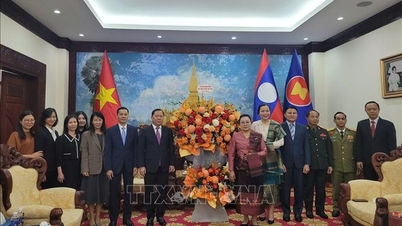 สุขสันต์วันครบรอบ 50 ปี วันชาติสาธารณรัฐประชาธิปไตยประชาชนลาว