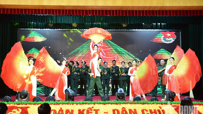 សហជីព និងកម្មាភិបាលសមាគមនារី "ឧទ្ទិស-ឧទ្ទិស-គួរឱ្យទុកចិត្ត" កសាងបដិវត្តន៍ មានវិន័យ ជាពិសេសកងវរសេនាធំពិសេស និងទំនើប។