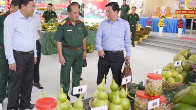 Le président du Comité populaire provincial d'An Giang : « Que chacun accomplisse une bonne action, nous aurons une forêt de fleurs de bonnes actions qui embaumeront le monde. »
