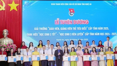 Nghe An 296 „3 jó tanulót” és 26 kiemelkedő fiatal tanárt tüntetett ki 2025-ben