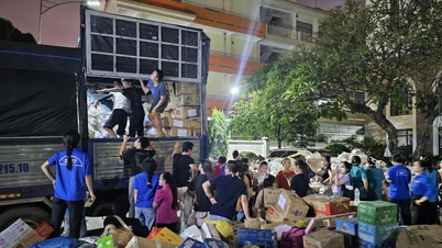 Περισσότερα από 244 δισεκατομμύρια VND και χιλιάδες τόνοι ανθρωπιστικής βοήθειας έχουν σταλεί από την πόλη Χο Τσι Μινχ στον λαό του Κεντρικού Βιετνάμ.