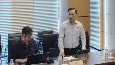 «Οι απόφοιτοι πανεπιστημίων πρέπει να οδηγούν μοτοσικλέτες-ταξί», οι εκπρόσωποι ανησυχούν για την ποιότητα της εκπαίδευσης