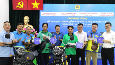 Οι οδηγοί τεχνολογικών αυτοκινήτων υποστηρίζονται για να στραφούν από βενζινοκίνητα σε ηλεκτρικά αυτοκίνητα.