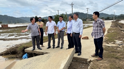 คณะทำงานคณะกรรมการประชาชนจังหวัดตรวจเยี่ยมการบรรเทาทุกข์น้ำท่วมในตำบล Krong Ana และ Dur Kmal