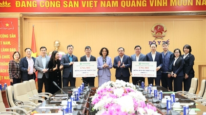 Le ministère de la Santé reçoit des dons de produits chimiques désinfectants pour l'eau destinés aux personnes vivant dans les zones inondées.