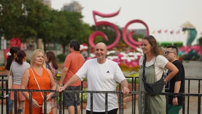 Nguyen Hue Flower Street Tet 2026 rozšiřuje festivalový a kulinářský prostor