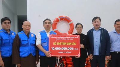 ホーチミン市、ダクラク洪水被災地の住民に100億ドンと500トンの物資を支援