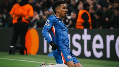 เอสเตวาโอ บดบัง ยามาล เชลซี คว้าชัยเหนือบาร์เซโลน่า