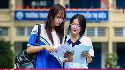 Mange universiteter avskaffer tradisjonelle kombinasjoner og reduserer hensynet til akademiske resultater.