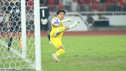 Thủ môn U.23 Thái Lan cầu cứu vì lũ lụt nghiêm trọng: ‘Cha mẹ tôi bị mắc kẹt, mất liên lạc…’