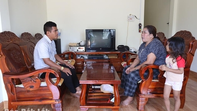 มอบ “คันเบ็ด” ให้กับชาวเผ่าชนกลุ่มน้อยในจังหวัดดั๊กลัก