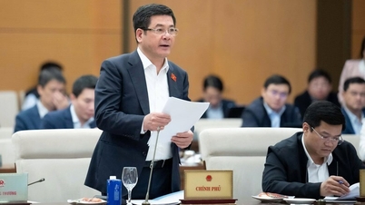 O Ministro Nguyen Hong Dien apresentou um relatório sobre políticas para eliminar as dificuldades no desenvolvimento energético.