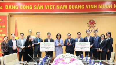 Menerima 20 ton bahan kimia untuk mendukung penanganan lingkungan pasca banjir di daerah