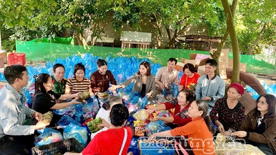 Hung Yen-folket vender seg til sine landsmenn i flomrammede områder