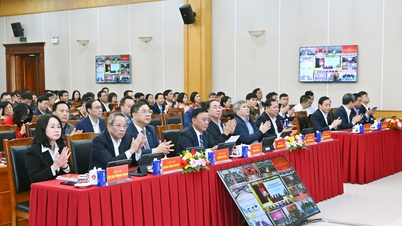 Persidangan kebangsaan mengenai kerja-kerja Pejabat Jawatankuasa Parti Wilayah dan Perbandaran