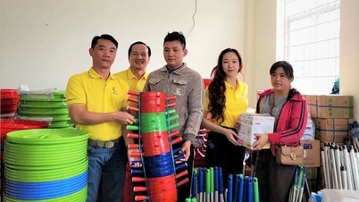 A Dak Lak Üzleti Szövetség több mint 500 millió vietnami dongot támogat az árvíz sújtotta területeken élők támogatására.