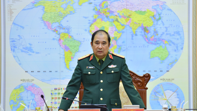 フォン・シー・タン上級中将が2025年参謀本部表彰会議の議長を務めた。