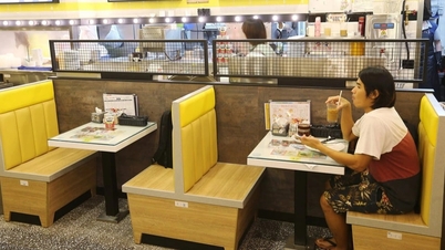 Nhà hàng Hàn Quốc từ chối phục vụ "người cô đơn" gây phẫn nộ