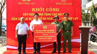 Министерство общественной безопасности строит дома и оказывает поддержку в доставке 50 тонн товаров для жителей пострадавших от наводнения районов провинции Джиалай.