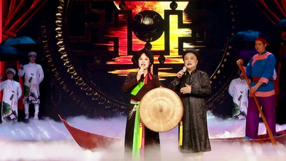 Золотой лотос за «Хранитель наследия» народных песен Куан Хо