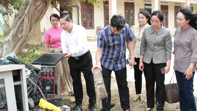 উপমন্ত্রী লে তান ডাং ডাক লাকের বন্যাদুর্গত এলাকার স্কুল পরিদর্শন করেছেন এবং উৎসাহিত করেছেন