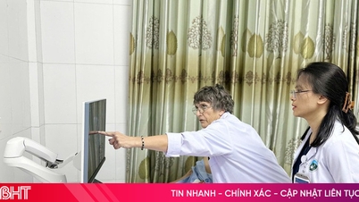 Francia szakértő konzultál a meddőségi kezelésről a Ha Tinh Tartományi Általános Kórházban