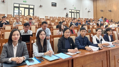 베트남 조국 전선 간부, 마을 및 주민 집단 전선 작업 위원회 책임자를 위한 직업 훈련